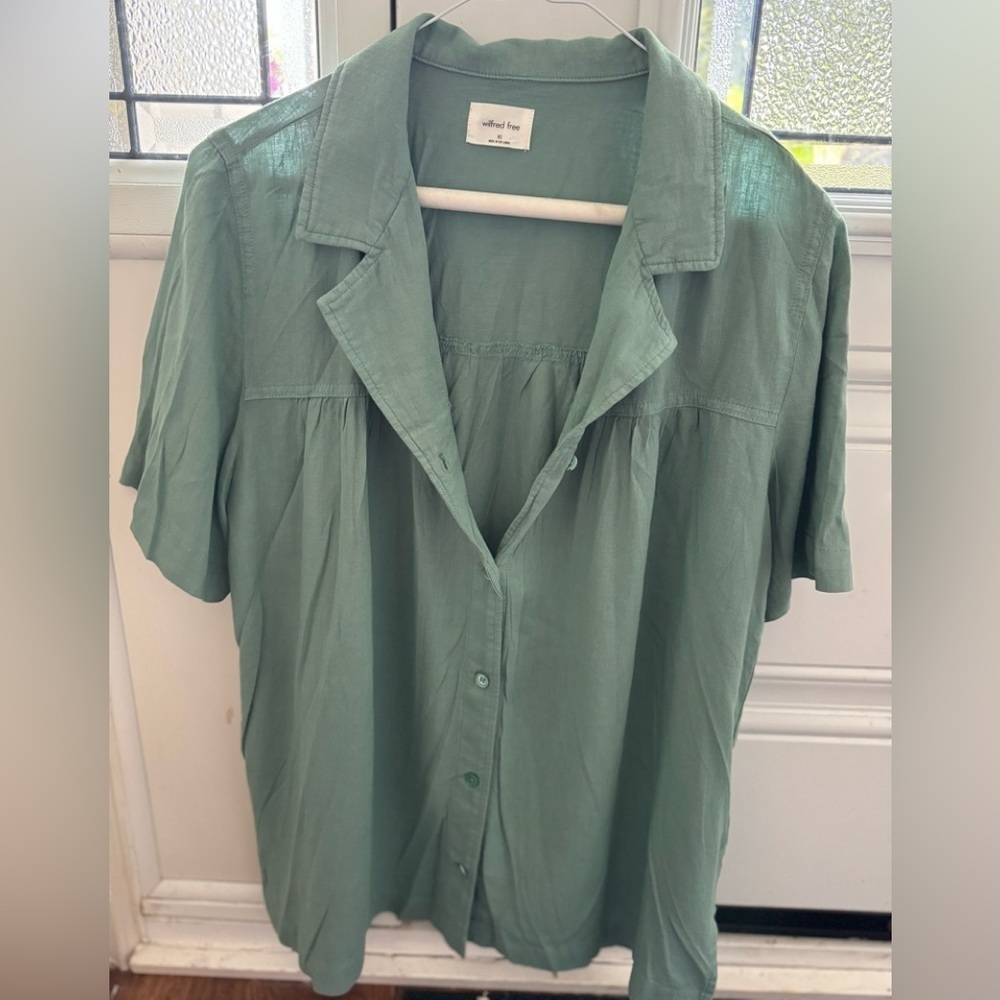 ARITZIA WILFRED FREE linen blend button up shirt, light green (size XS)